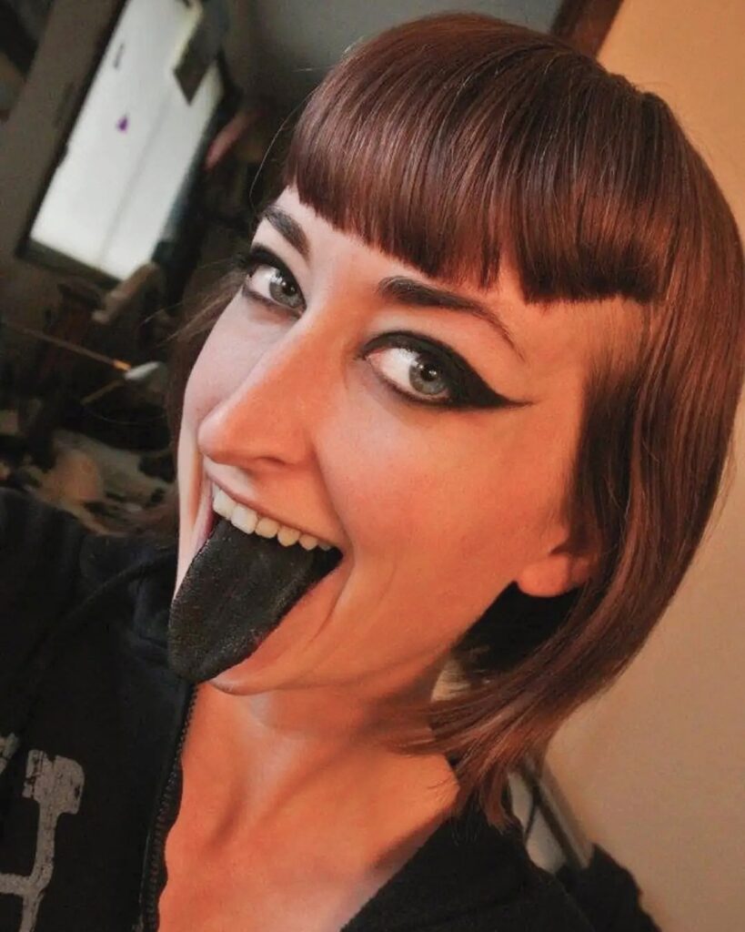 non-activated charcoal for detox and eyeshadow